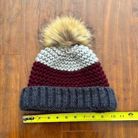 Winter Pompom toque - Picture 9 of 9